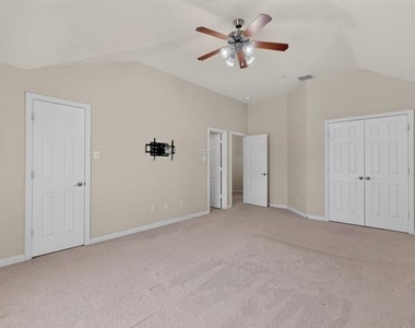 8712 San Bernard Street - Photo Thumbnail 20