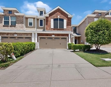 8712 San Bernard Street - Photo Thumbnail 1