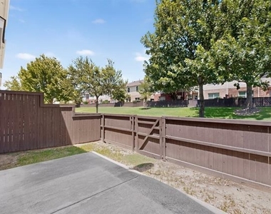 8712 San Bernard Street - Photo Thumbnail 36