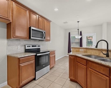 8712 San Bernard Street - Photo Thumbnail 14