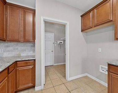 8712 San Bernard Street - Photo Thumbnail 16