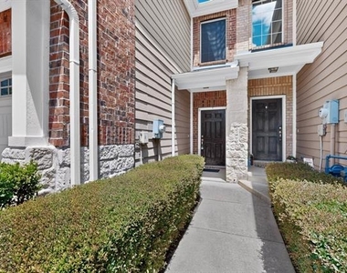 8712 San Bernard Street - Photo Thumbnail 2