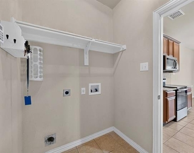 8712 San Bernard Street - Photo Thumbnail 33