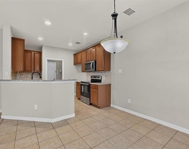 8712 San Bernard Street - Photo Thumbnail 13