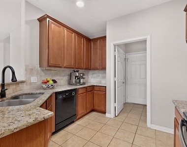 8712 San Bernard Street - Photo Thumbnail 9