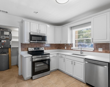 10693 N Military Trail - Photo Thumbnail 11