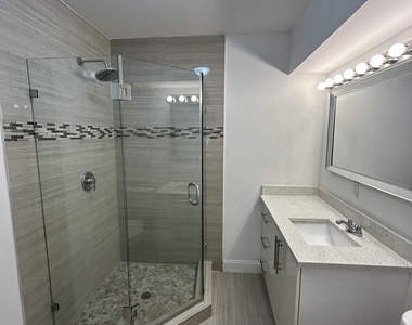 914 Ne 15th Avenue - Photo Thumbnail 10