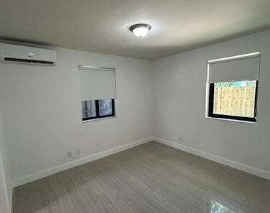 914 Ne 15th Avenue - Photo Thumbnail 11