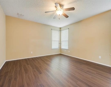 11520 Bermuda Way - Photo Thumbnail 8