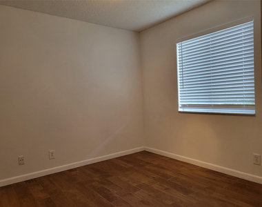1409 Sabal Trail - Photo Thumbnail 13