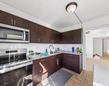 4156 Inverrary Drive - Photo Thumbnail 6
