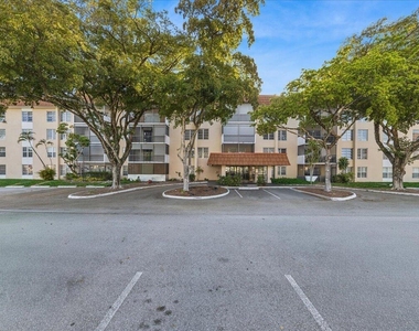 4156 Inverrary Drive - Photo Thumbnail 2