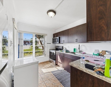 4156 Inverrary Drive - Photo Thumbnail 7