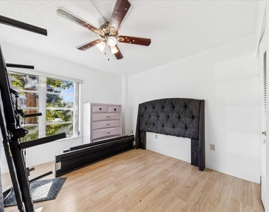 4156 Inverrary Drive - Photo Thumbnail 11