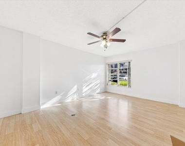 4156 Inverrary Drive - Photo Thumbnail 9