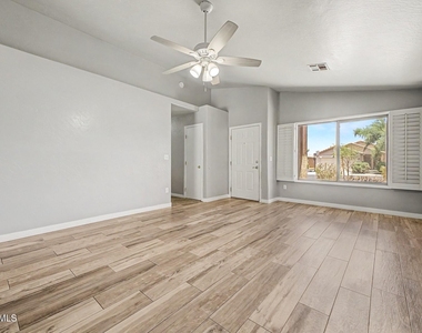 905 E Potter Drive - Photo Thumbnail 3