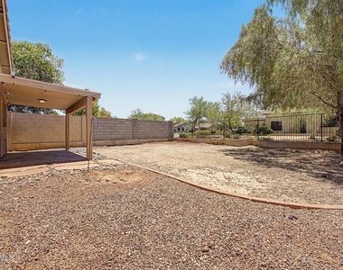 905 E Potter Drive - Photo Thumbnail 14
