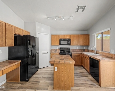 905 E Potter Drive - Photo Thumbnail 16