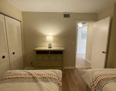 450 Egret Circle - Photo Thumbnail 14