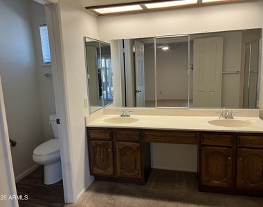 10624 W Griswold Road - Photo Thumbnail 16