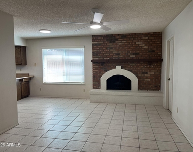 10624 W Griswold Road - Photo Thumbnail 6