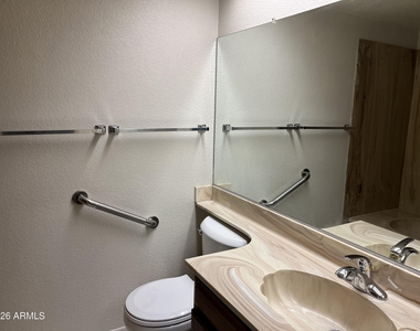10624 W Griswold Road - Photo Thumbnail 22