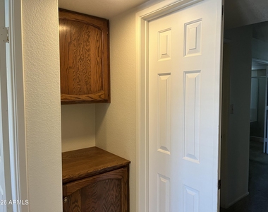 10624 W Griswold Road - Photo Thumbnail 10