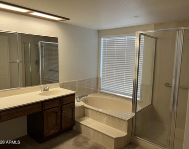 10624 W Griswold Road - Photo Thumbnail 14