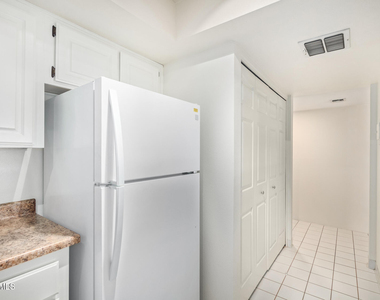 5136 N 31st Place - Photo Thumbnail 13