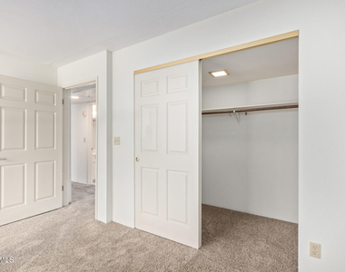5136 N 31st Place - Photo Thumbnail 17