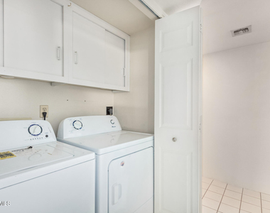 5136 N 31st Place - Photo Thumbnail 22