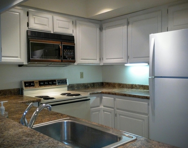 5136 N 31st Place - Photo Thumbnail 1