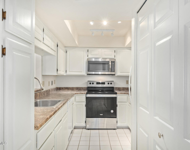 5136 N 31st Place - Photo Thumbnail 11