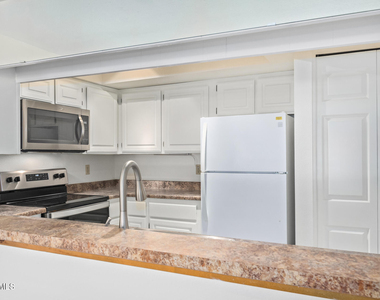 5136 N 31st Place - Photo Thumbnail 10