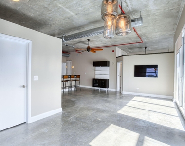 313 Ne 2nd Street - Photo Thumbnail 3