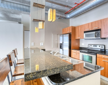 313 Ne 2nd Street - Photo Thumbnail 2