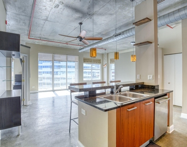 313 Ne 2nd Street - Photo Thumbnail 5