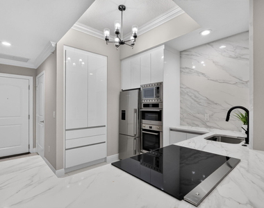 701 S Olive Avenue - Photo Thumbnail 5
