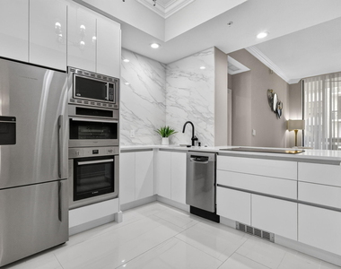701 S Olive Avenue - Photo Thumbnail 2