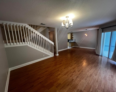 3456 Nw 99th Way - Photo Thumbnail 2