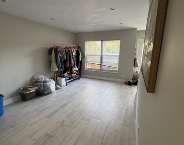 806 Nw 41st Court - Photo Thumbnail 15