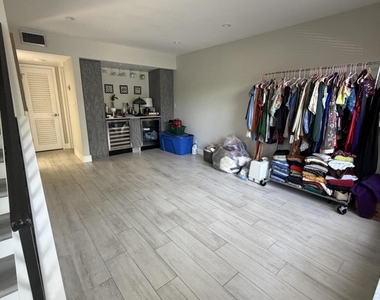 806 Nw 41st Court - Photo Thumbnail 20
