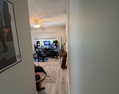 806 Nw 41st Court - Photo Thumbnail 22
