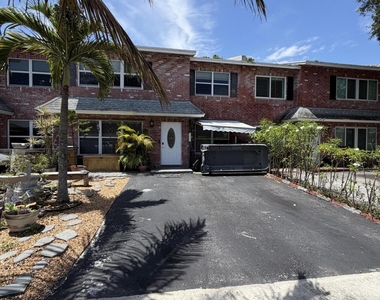 806 Nw 41st Court - Photo Thumbnail 1