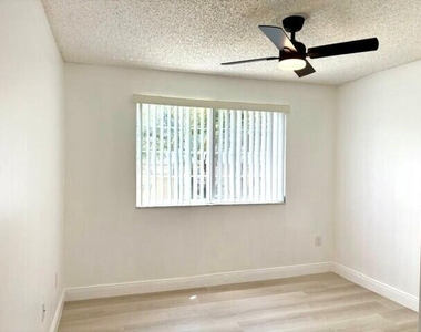 100 Crestwood Court N - Photo Thumbnail 29