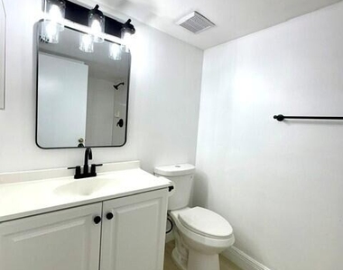 100 Crestwood Court N - Photo Thumbnail 48
