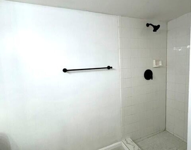 100 Crestwood Court N - Photo Thumbnail 49