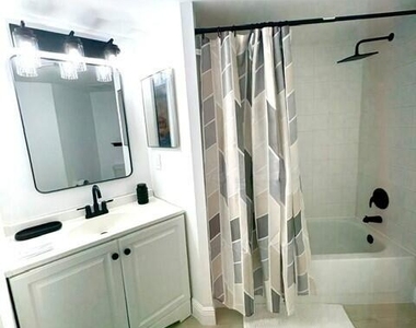 100 Crestwood Court N - Photo Thumbnail 41