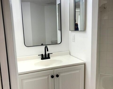 100 Crestwood Court N - Photo Thumbnail 44