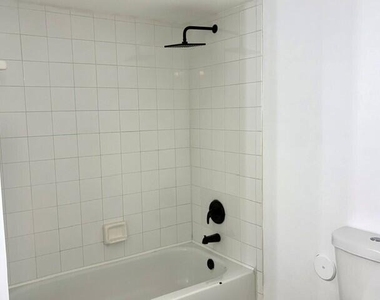 100 Crestwood Court N - Photo Thumbnail 42